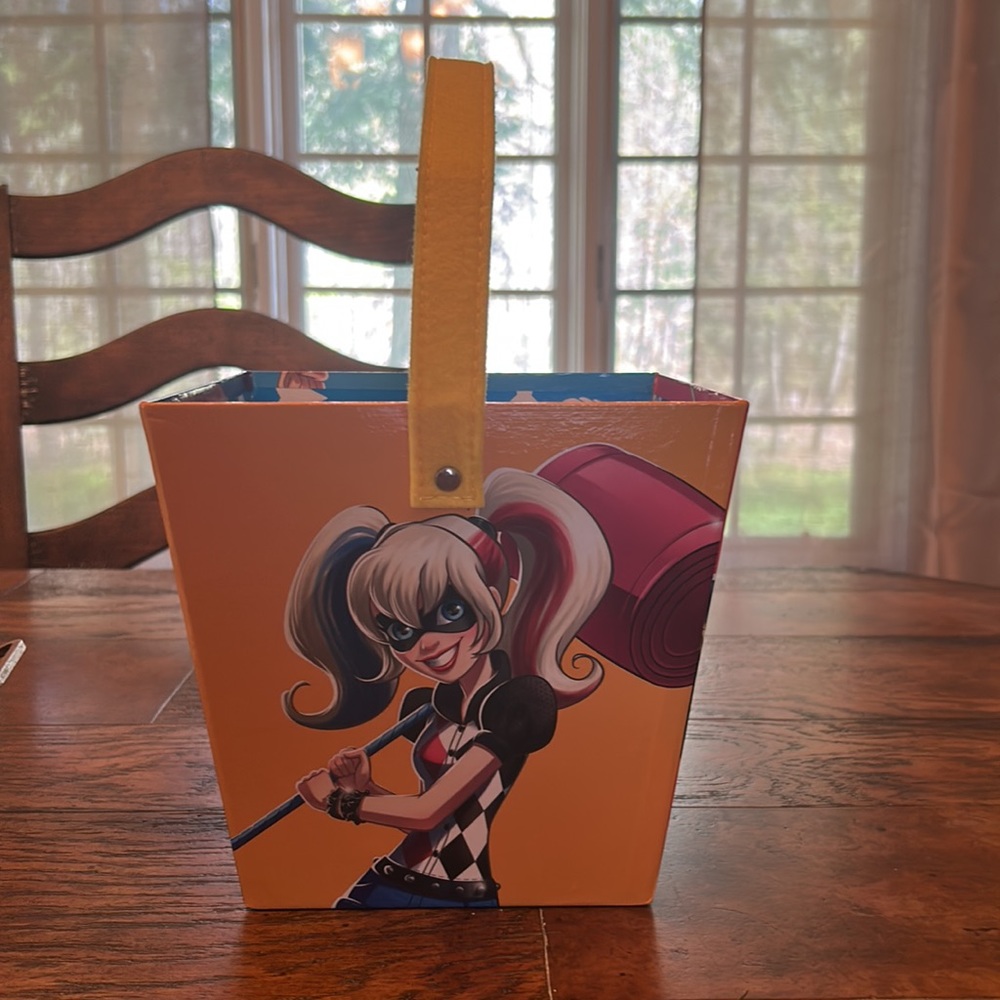 DC Superhero Girls Multifunctional Tote Bucket With Handle - Picture 4 of 8
